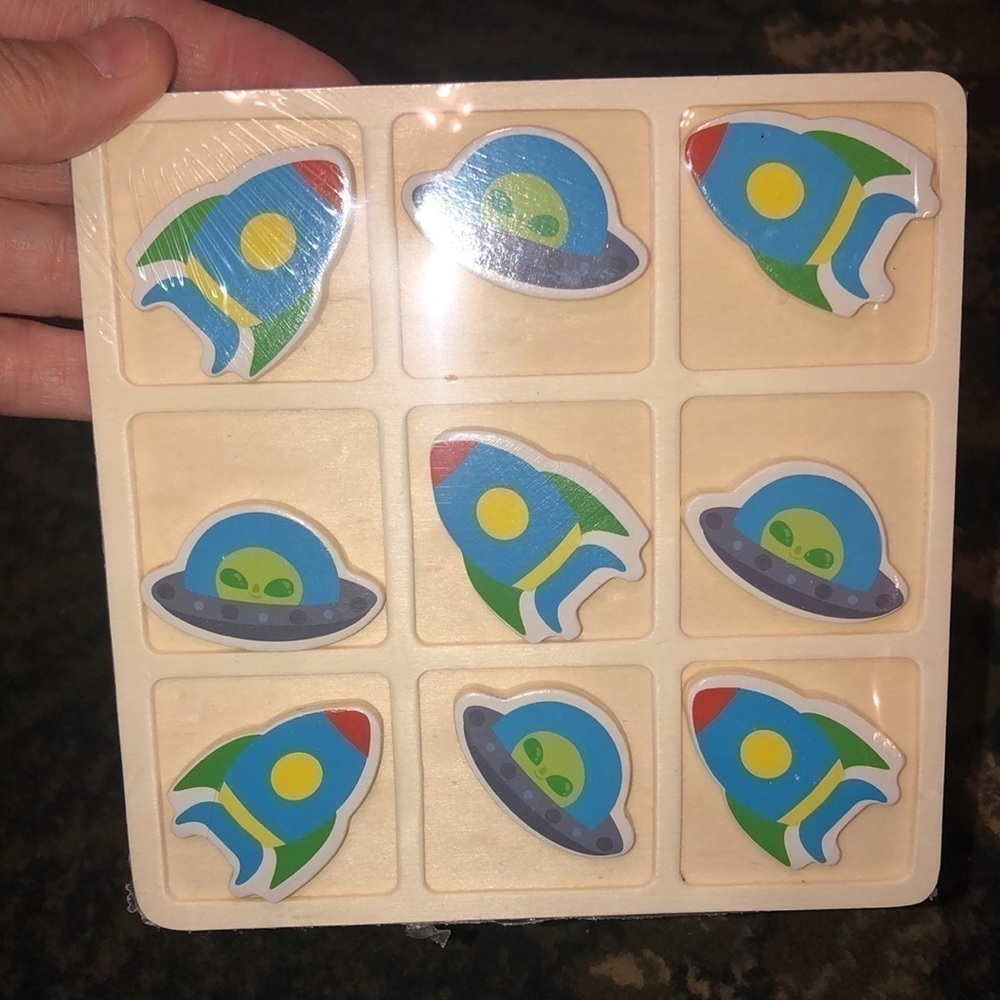 5/$25 Wood Tic Tac Toe Spaceships and aliens Game.